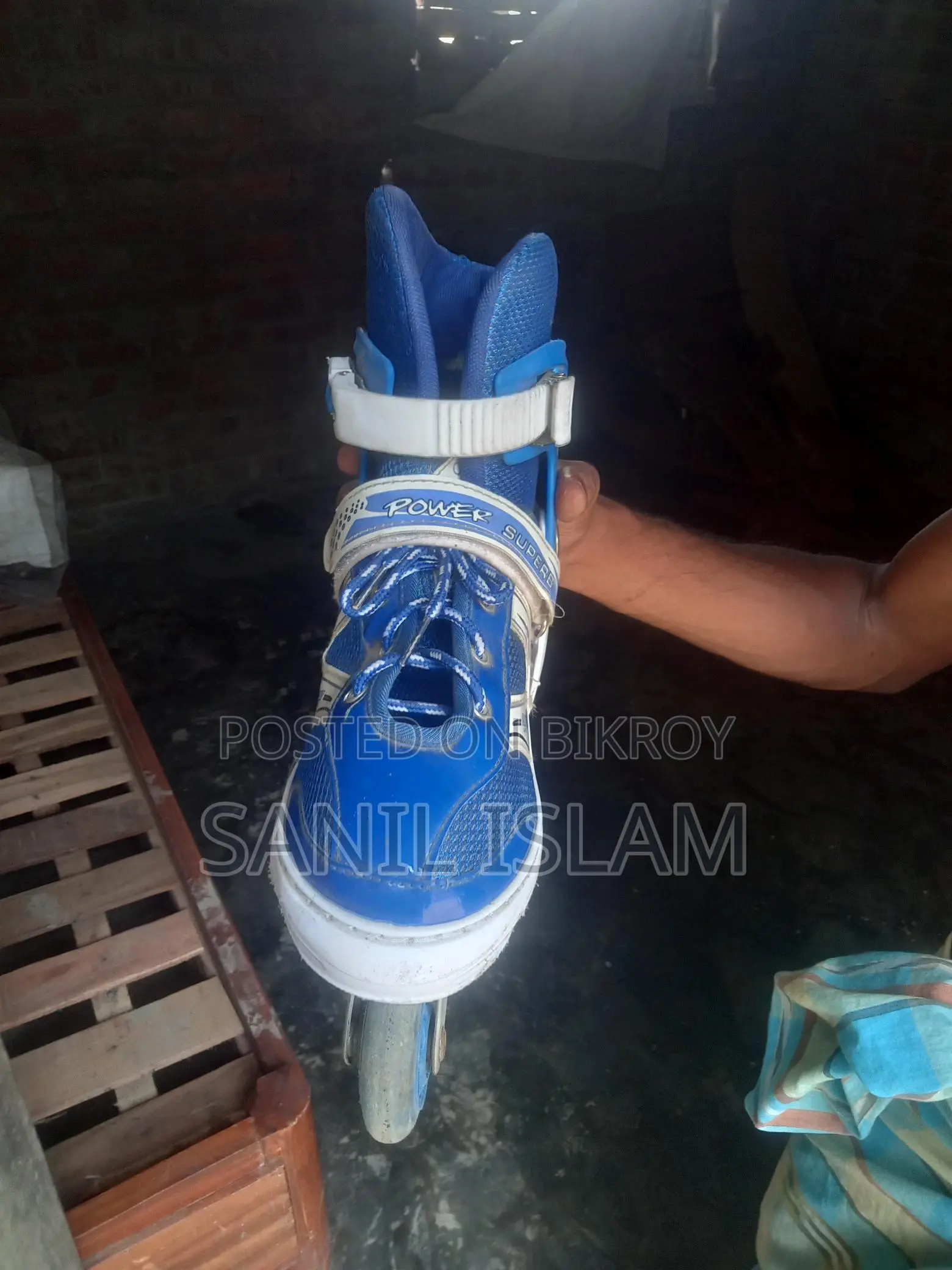 Skating shoes sale )