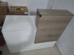 অফিসের রিসিপশন টেবিল / দোকানের কাউন্টার