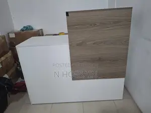 অফিসের রিসিপশন টেবিল / দোকানের কাউন্টার