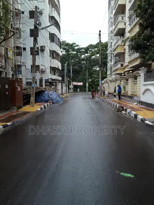 30ft Rd 3 Katha Park South At Sector- 11