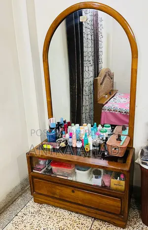 সেগুন কাঠের ড্রেসিং টেবিল