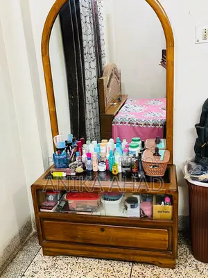 সেগুন কাঠের ড্রেসিং টেবিল