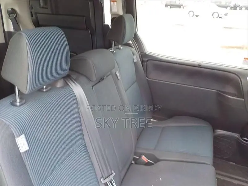 Toyota Noah X Pack. 2020