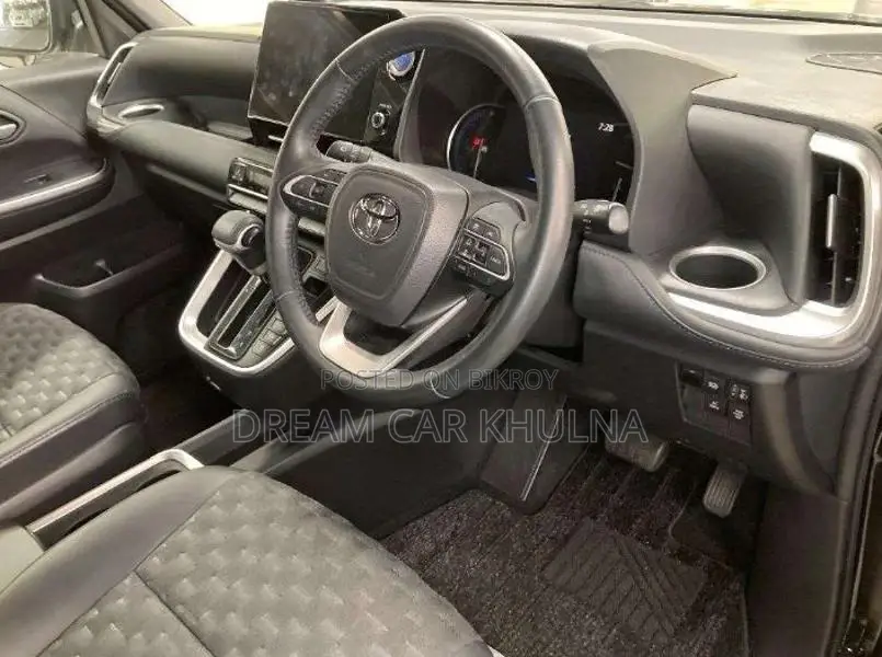 Toyota Voxy SZ Leg rest Hyb 2023