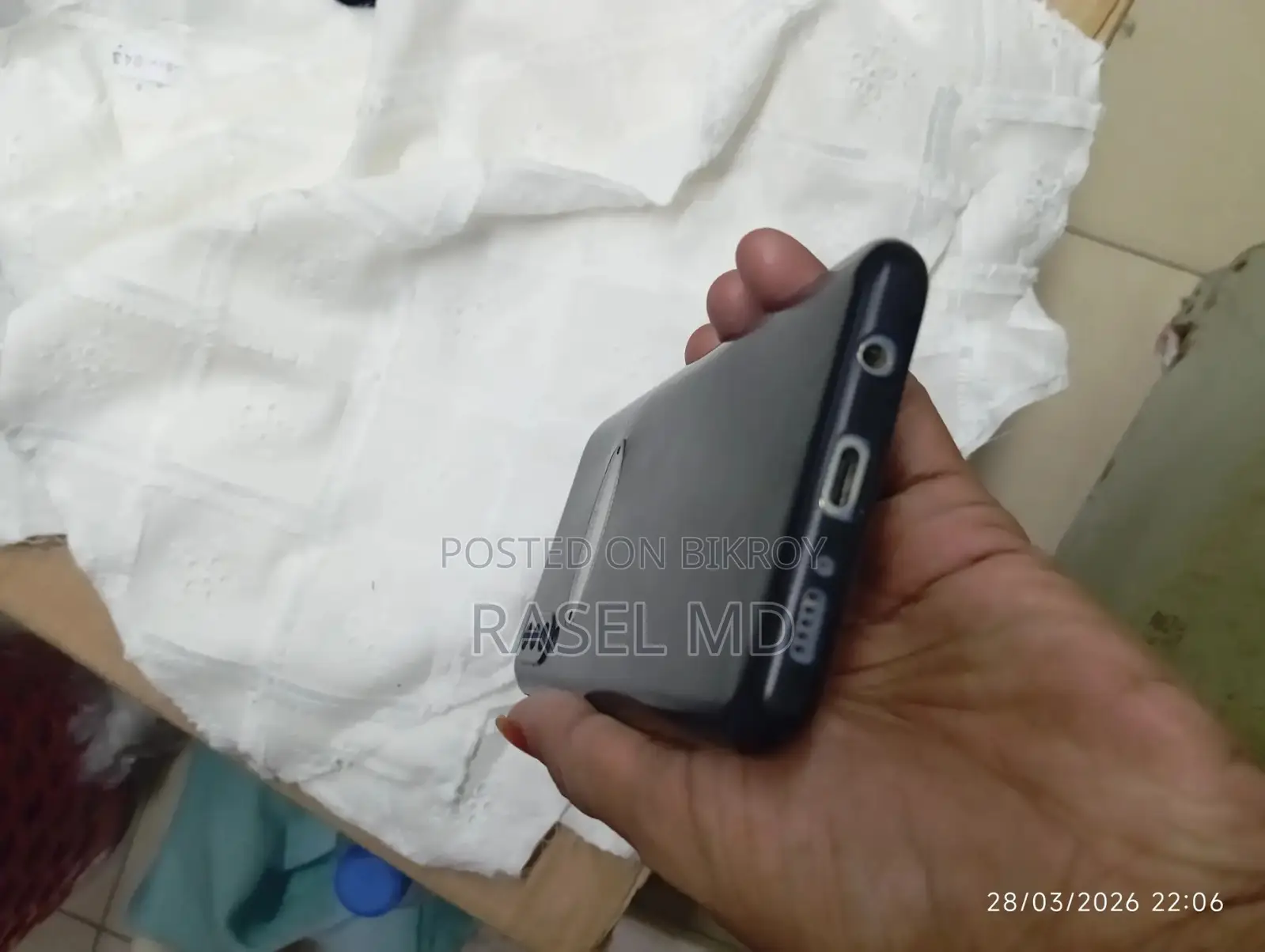 Samsung Galaxy A50 (Used, Good Condition)