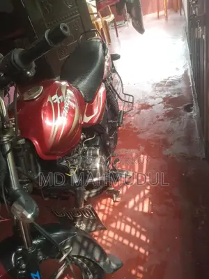 Bajaj Discover 100 . 2014