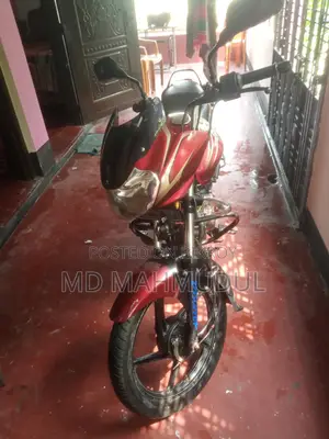 Bajaj Discover 100 . 2014