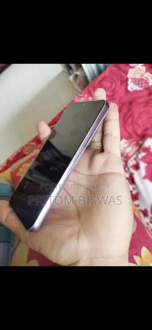 Samsung Galaxy S22 (Used)