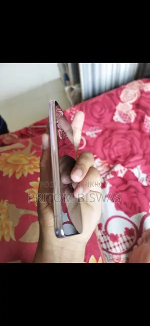 Samsung Galaxy S22 (Used)