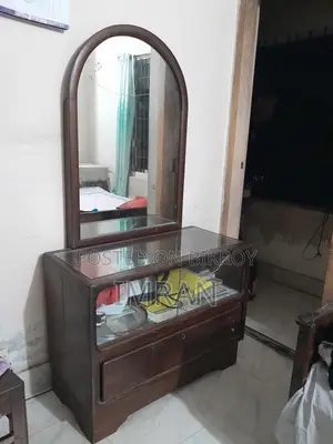শিল করই কাঠ এর ড্রেসিং টেবিল
