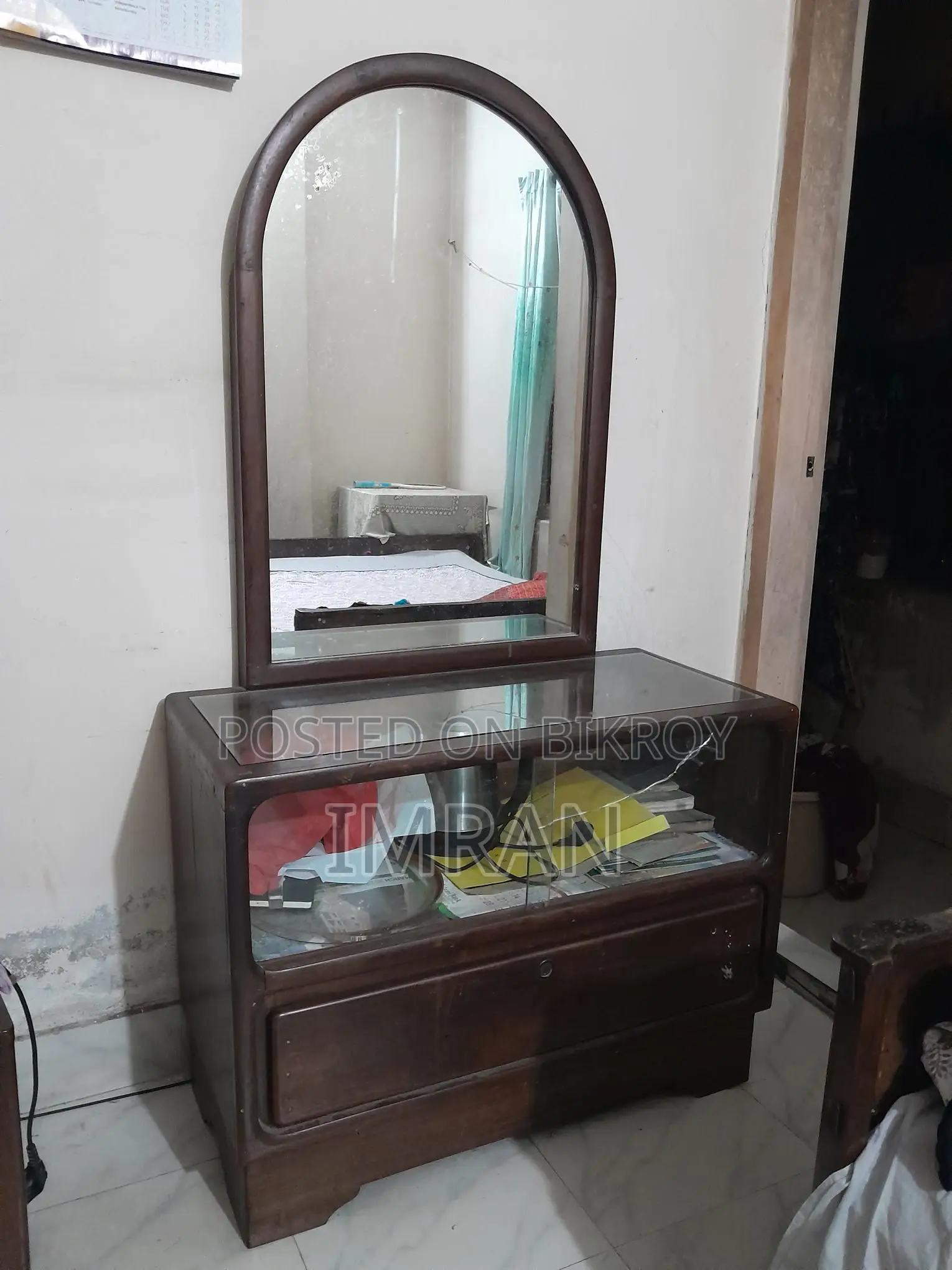 শিল করই কাঠ এর ড্রেসিং টেবিল