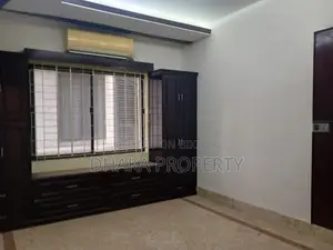 বারিধারা ডিপ্লোম্যাটিক জোনে ৪ বেডরুমের সেমি ফার্নিশড ২ পার্কিং ফ্ল্যাট ভাড়া