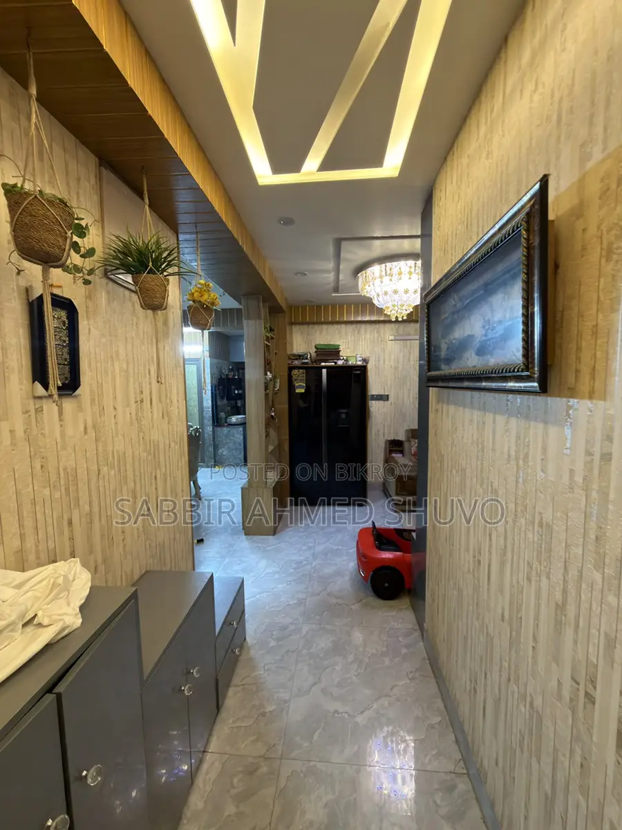 Luxury Furnished Flat 1470 sqft (with Parking)