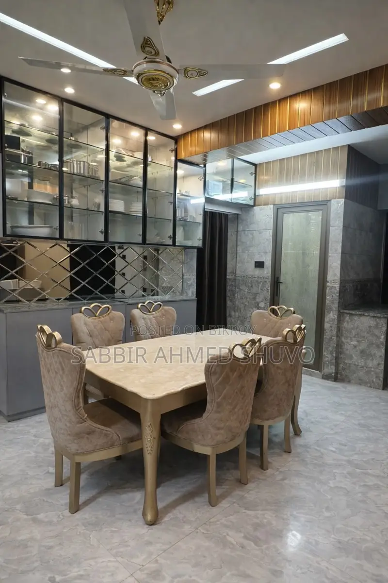 Luxury Furnished Flat 1470 sqft (with Parking)