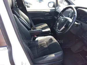 Toyota Esquire GI Premium 2020