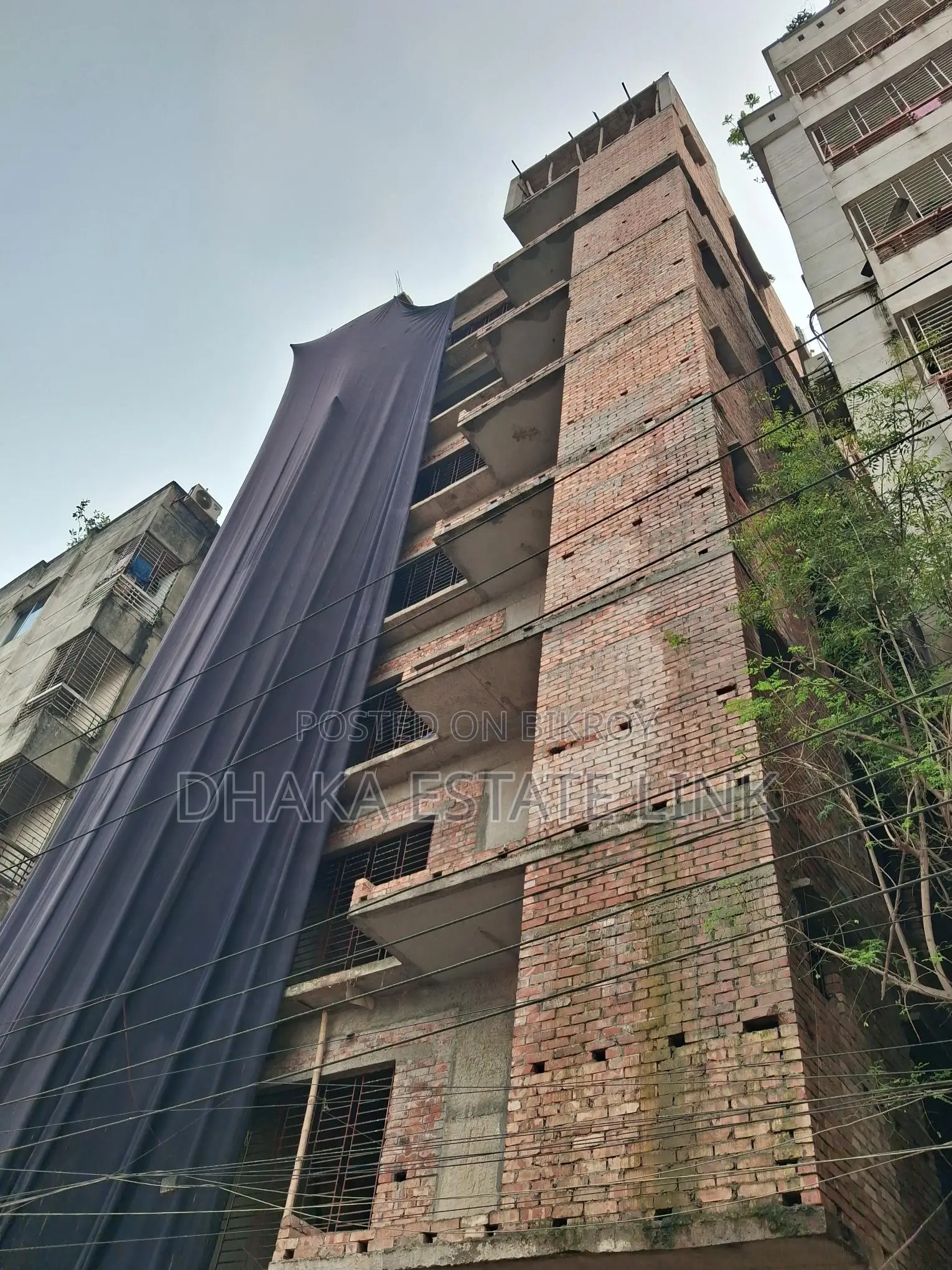 4bdrm Apartment in Banasree for Sale