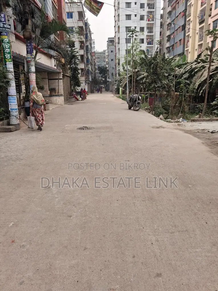 4bdrm Apartment in Banasree for Sale