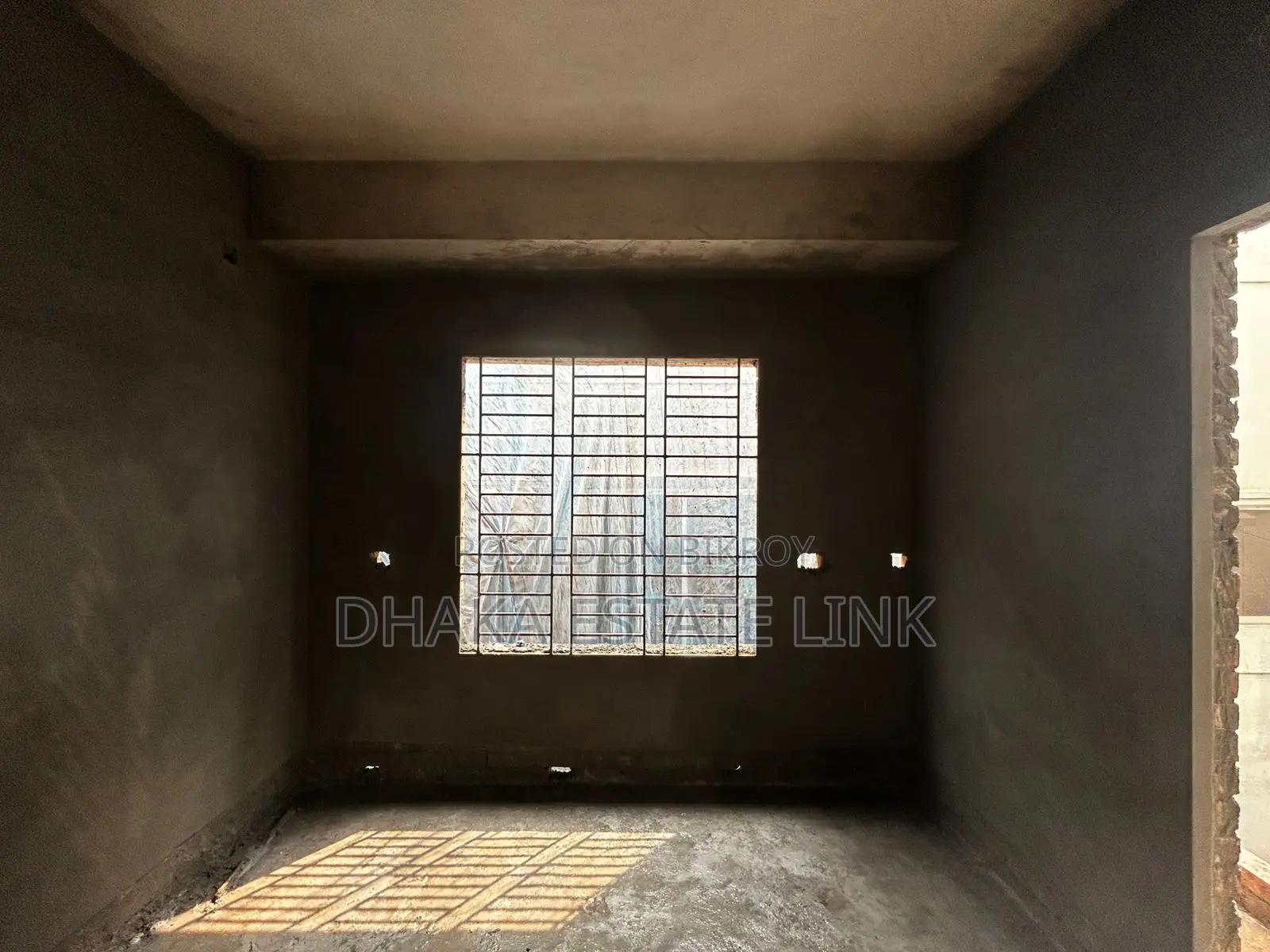 4bdrm Apartment in Banasree for Sale