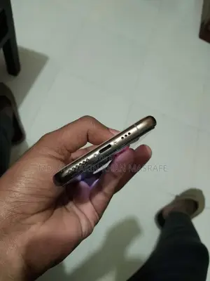 Apple iPhone XS (Used)