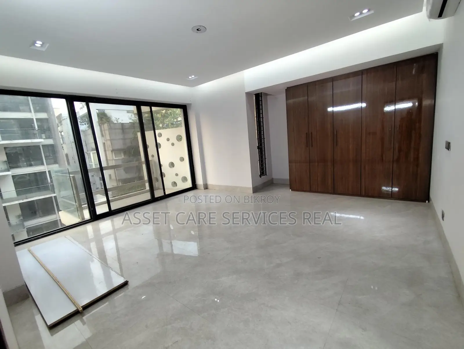 4100-Sqft Brand New Office Space for Rent in Baridhara Diplomatic Zone
