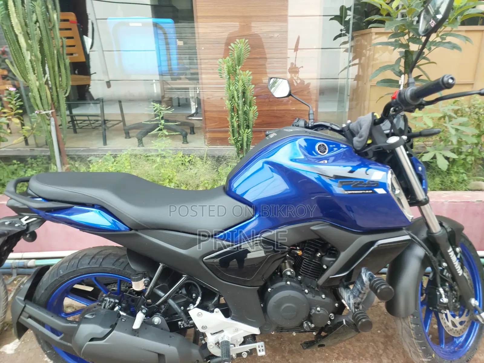 Yamaha Fzs V4 . 2025