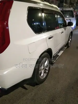 নিসান এক্স-ট্রেইল পার্ল ২০১১