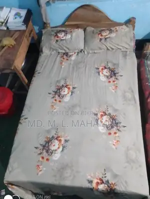 4ft/6ft Wooden Bed, Completely Good, Almost Brand New