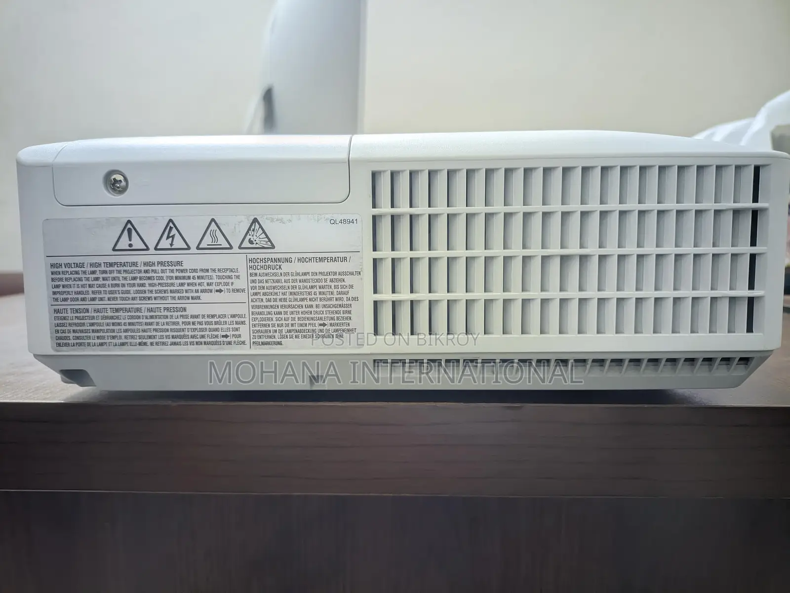 Hitachi Cp X3030wn Projector 3200 Lumens