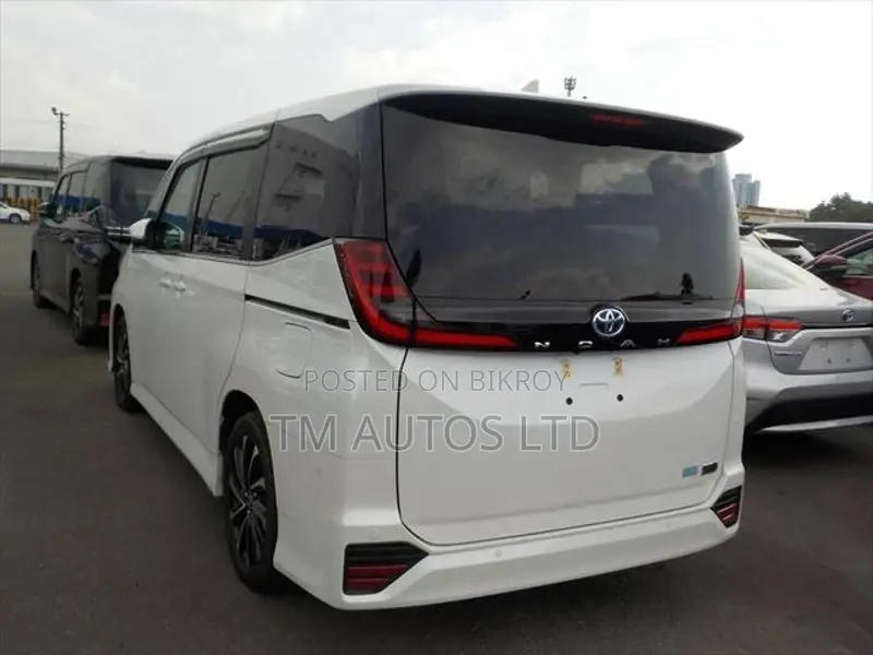 Toyota Noah S-Z PKG 4.5 PEARL 2023