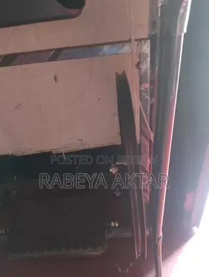 একেবারে নতুনের মত মাত্র ৩ মাস ব্যবহার করা সেলাই মেশিং বিক্রি হিবে