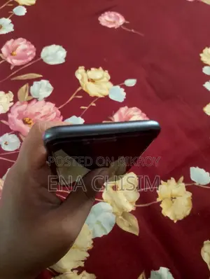 Apple iPhone 8 (Used)