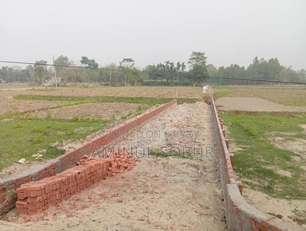 Buy land at an affordable price in a high-altitude area next to Rangpur Modern.
