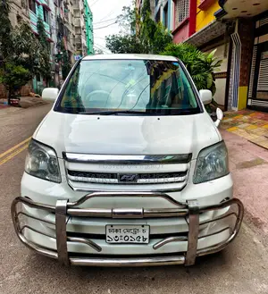 Toyota Noah 2004 Pearl
