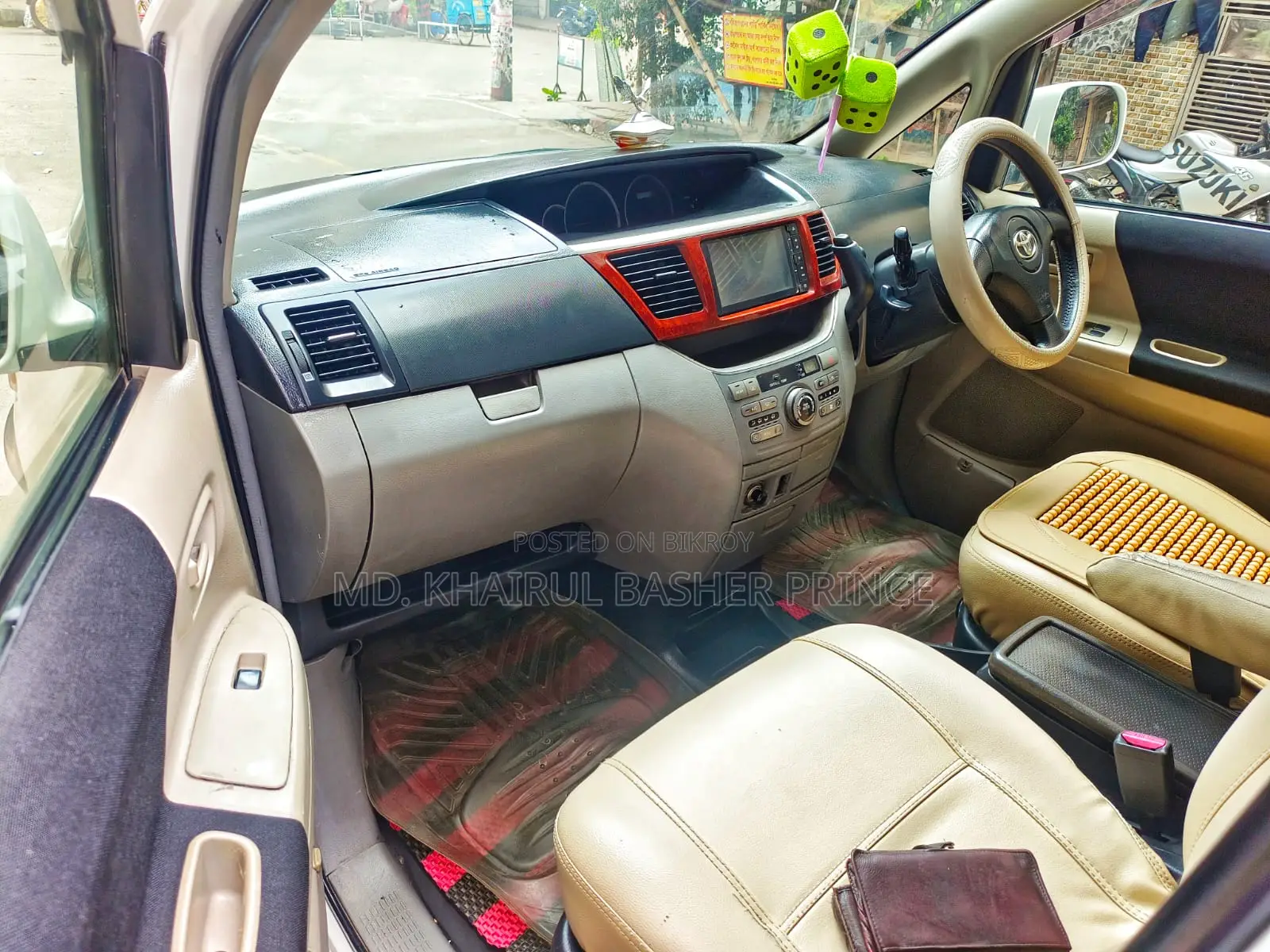 Toyota Noah 2004 Pearl
