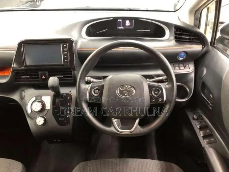 Toyota Sienta X Hybrid 7-Seater 2021