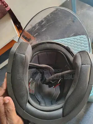 ফ্রেশ কন্ডিশনের হেলমেট