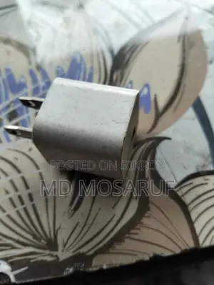 আইফোনের অরজিনাল চার্জার