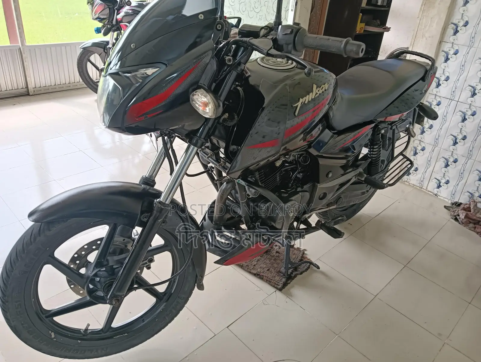 Bajaj Platina 100 . 2014
