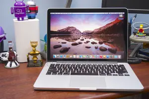 Apple MacBook Pro 2015 i5 8GB Ram 256GB SSD 4 Hours charging Back Up