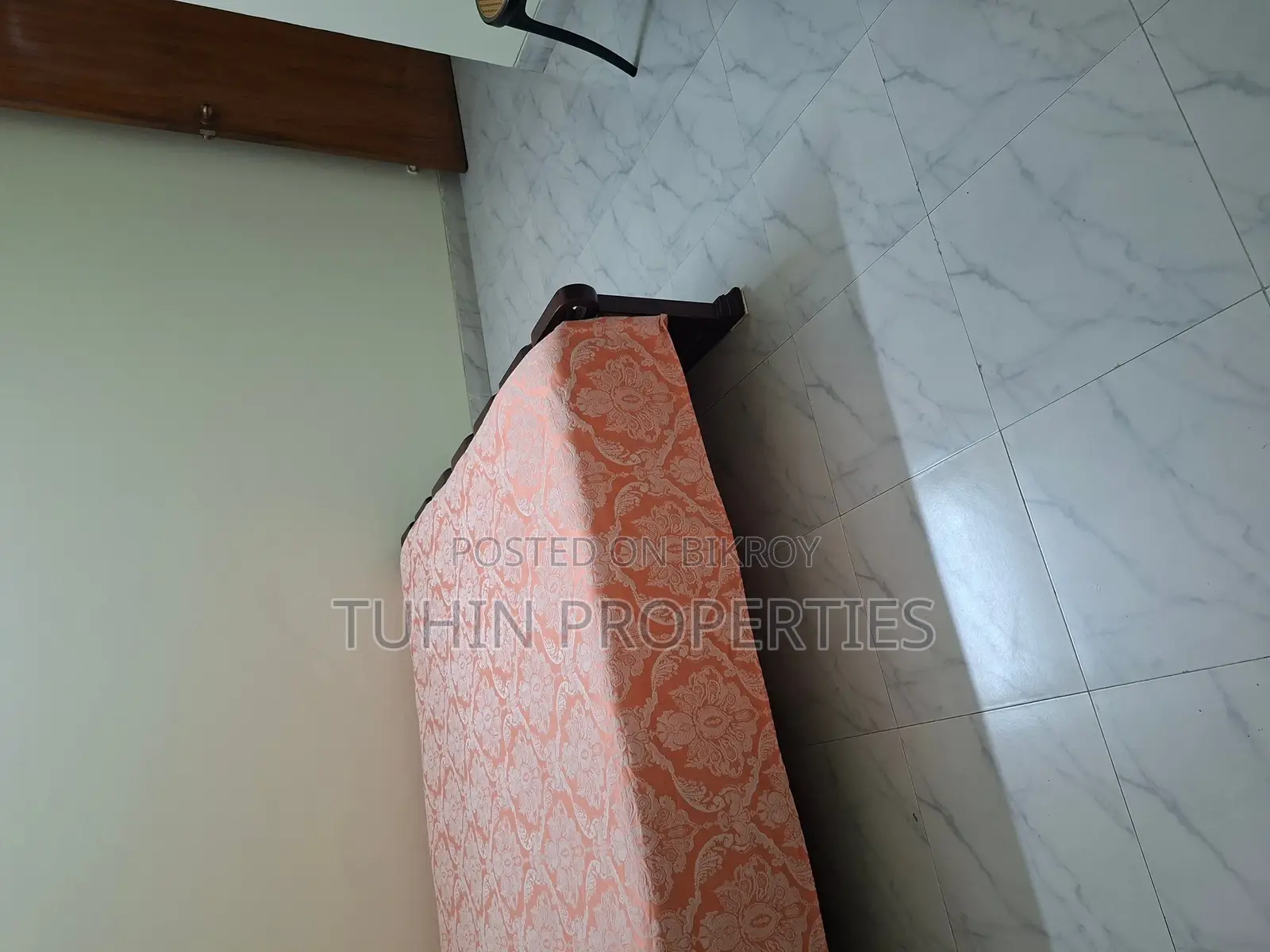 Used Ready 2070 Sft. 5th Floor 3 Bed Flat Sale at Dhanmondi Road 8/A