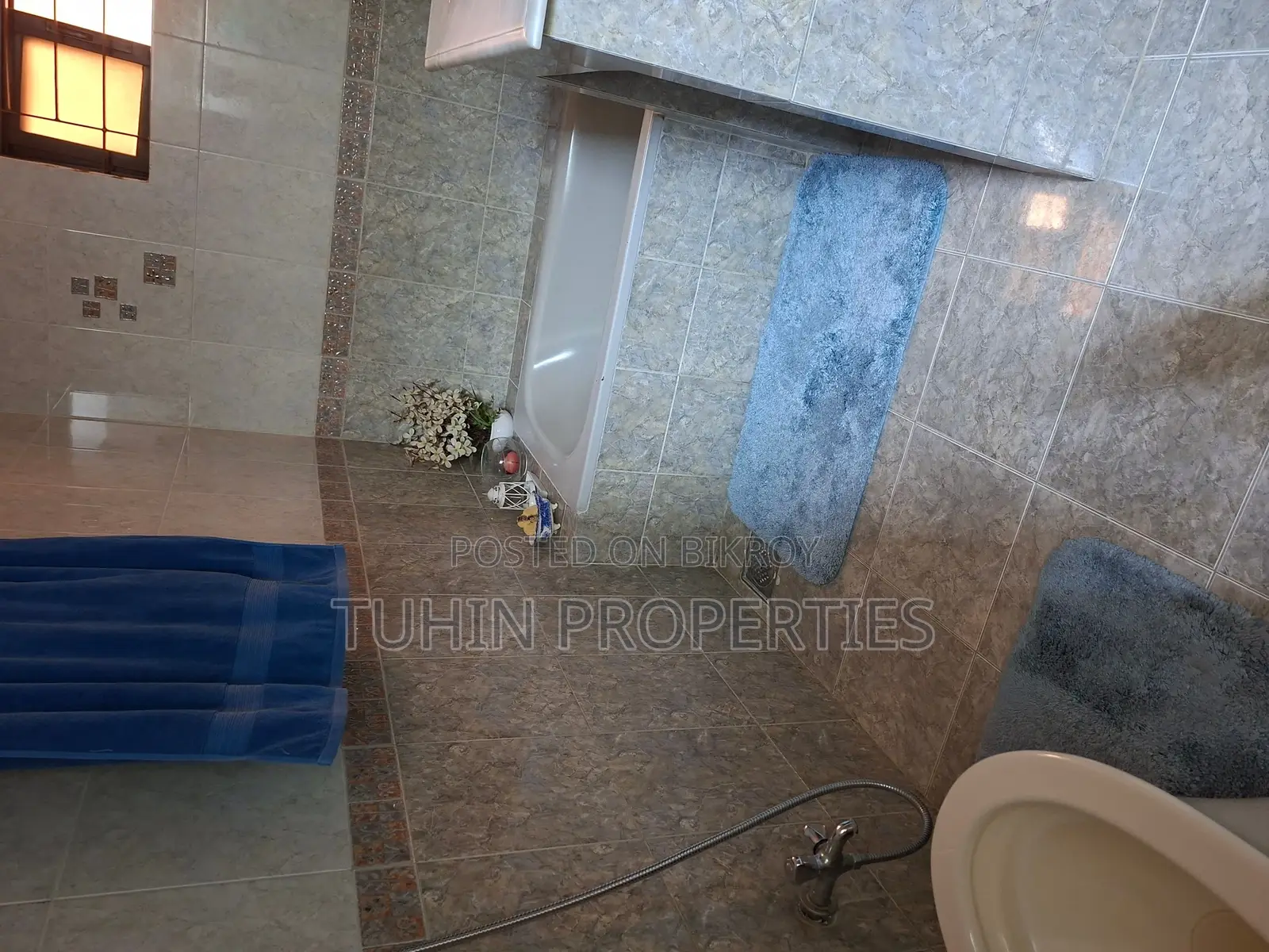 Used Ready 2070 Sft. 5th Floor 3 Bed Flat Sale at Dhanmondi Road 8/A