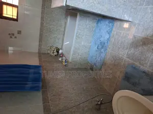 Used Ready 2070 Sft. 5th Floor 3 Bed Flat Sale at Dhanmondi Road 8/A