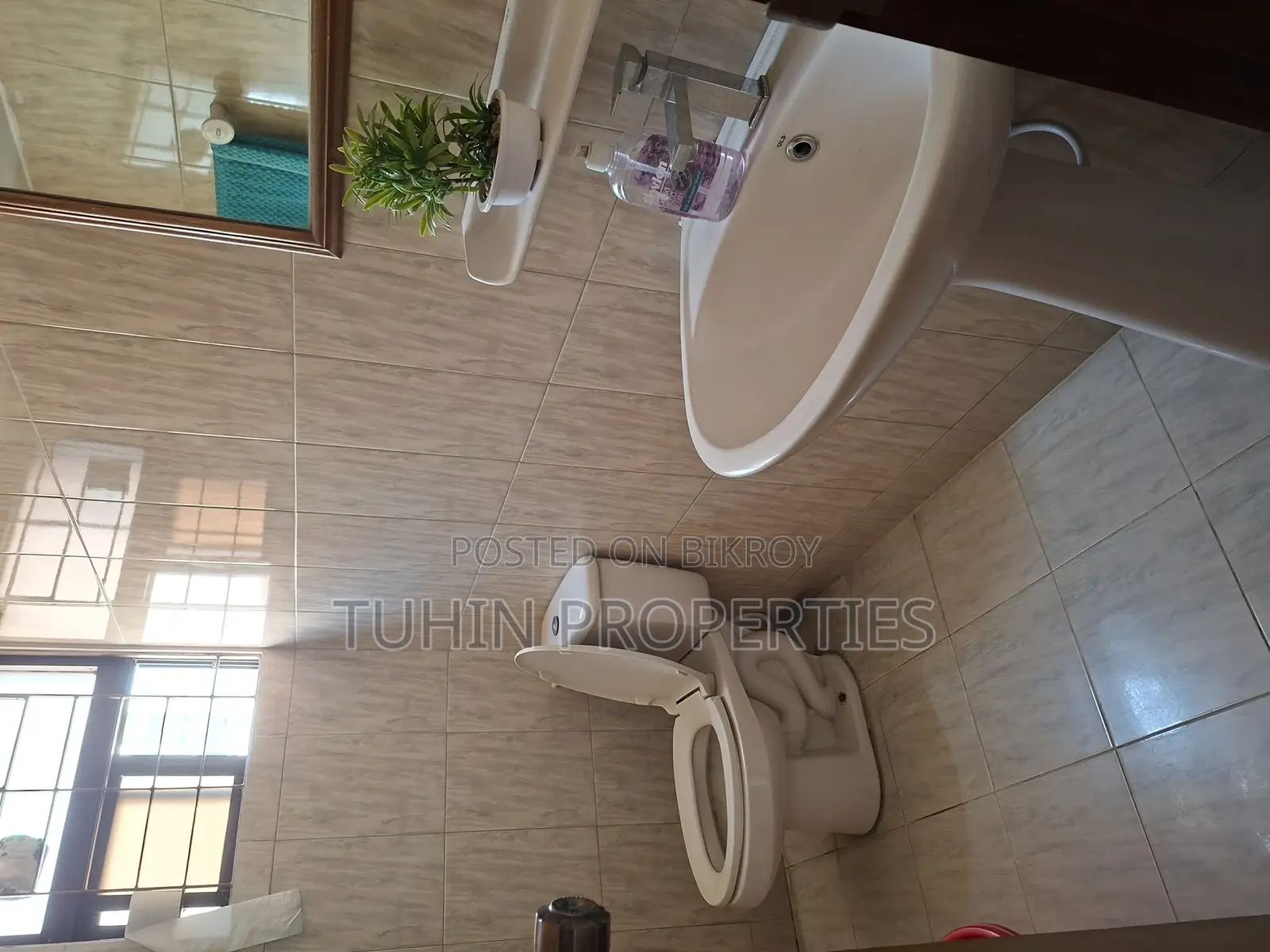 Used Ready 2070 Sft. 5th Floor 3 Bed Flat Sale at Dhanmondi Road 8/A