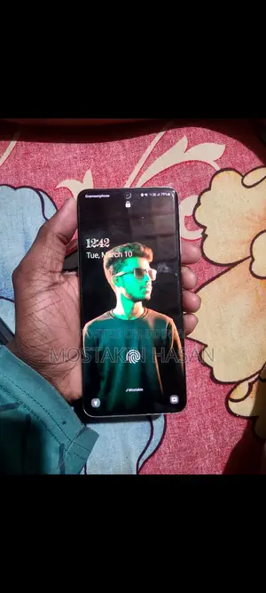 Samsung Galaxy S20 . (Used)