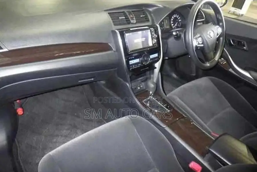 Toyota Premio F Silver 4 Point 2020