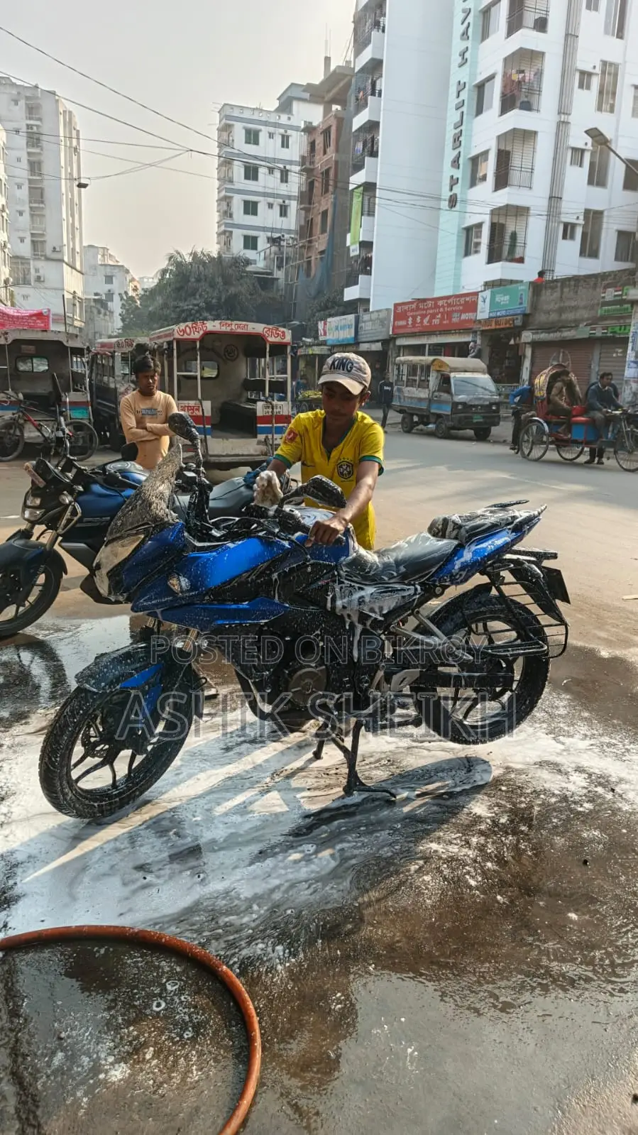 Bajaj Pulsar 150 . 2016