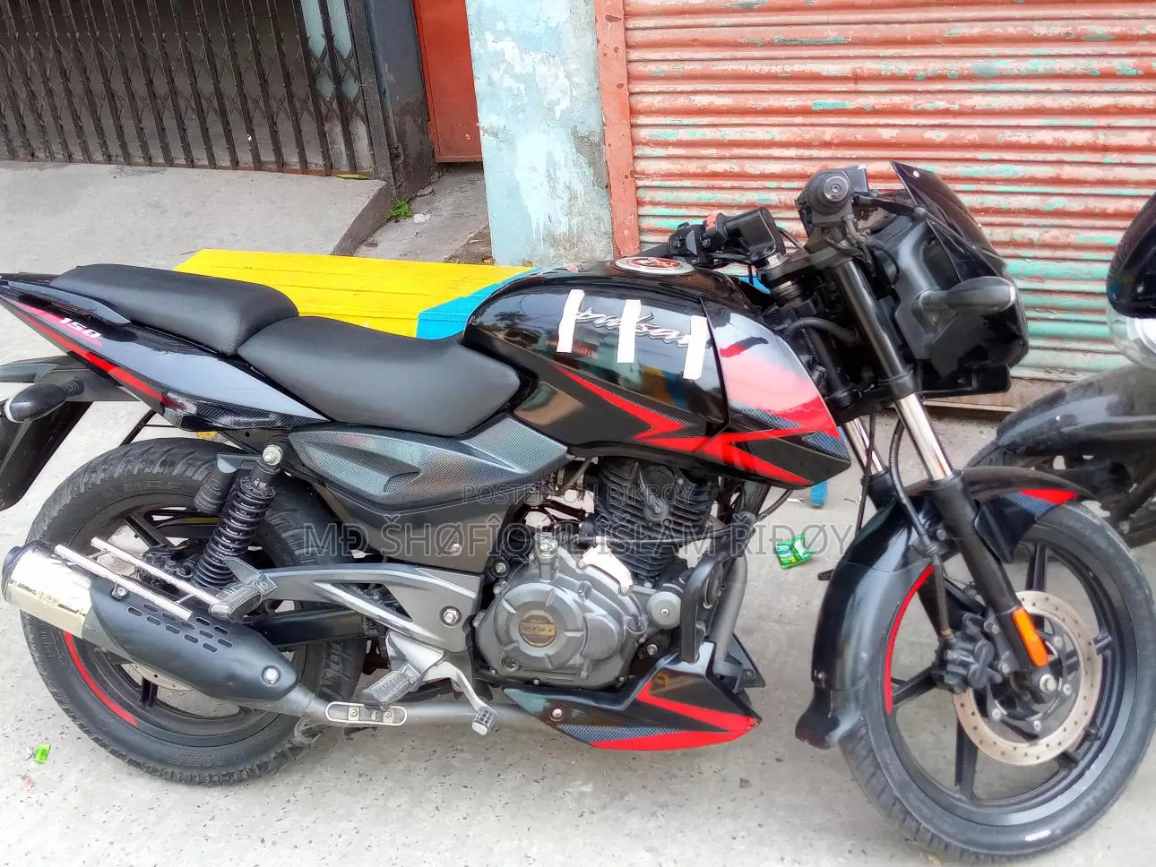 Bajaj Pulsar 150 . 2020