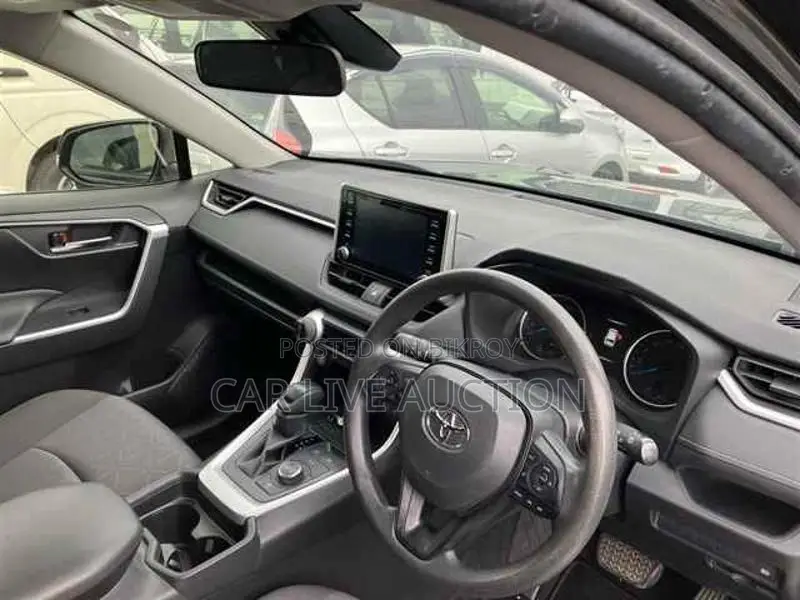 Toyota RAV4 HYBRID X 2021