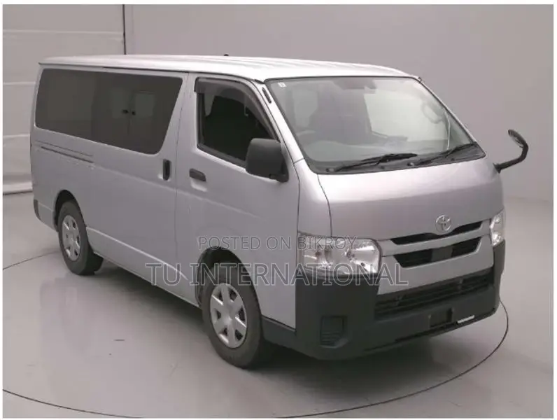 Toyota Hiace DX 2021
