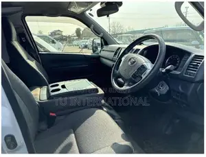 Toyota Hiace DX 2021